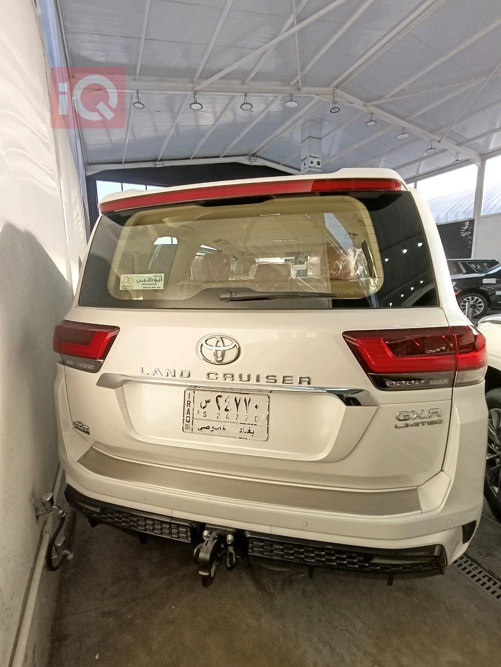 Toyota Land Cruiser